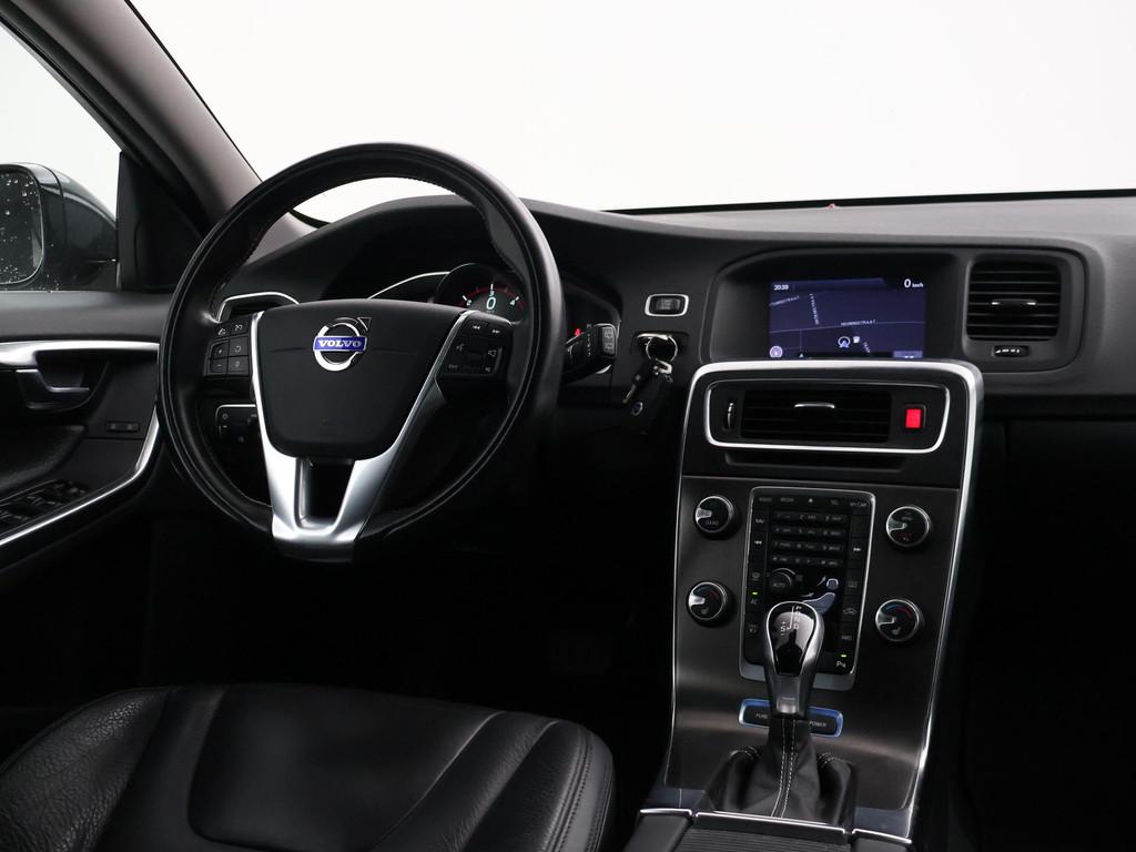 Volvo V60 2.4 D6 AWD PLUG IN HYBRID SUMMUM + NW AIRCOPOMP |, Auto's, Automaat, Vierwielaandrijving, 11 kWh, Te koop