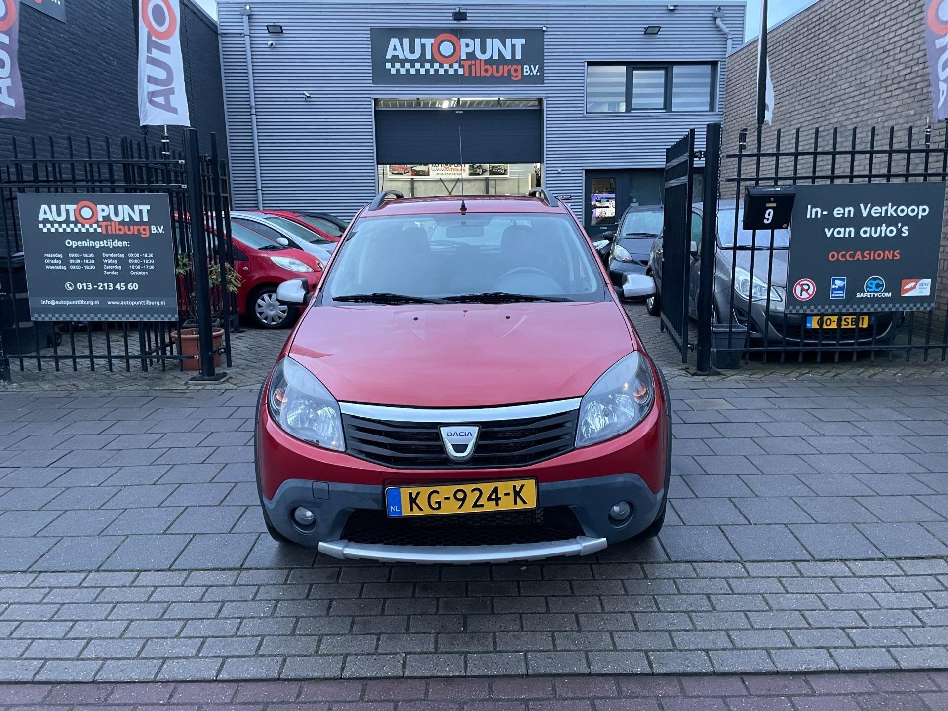 Dacia Sandero 1.6 Stepway Trekhaak Airco NAP APK 1 Jaar, Auto's, Dacia, 4 cilinders, 1070 kg, Bedrijf, Handgeschakeld