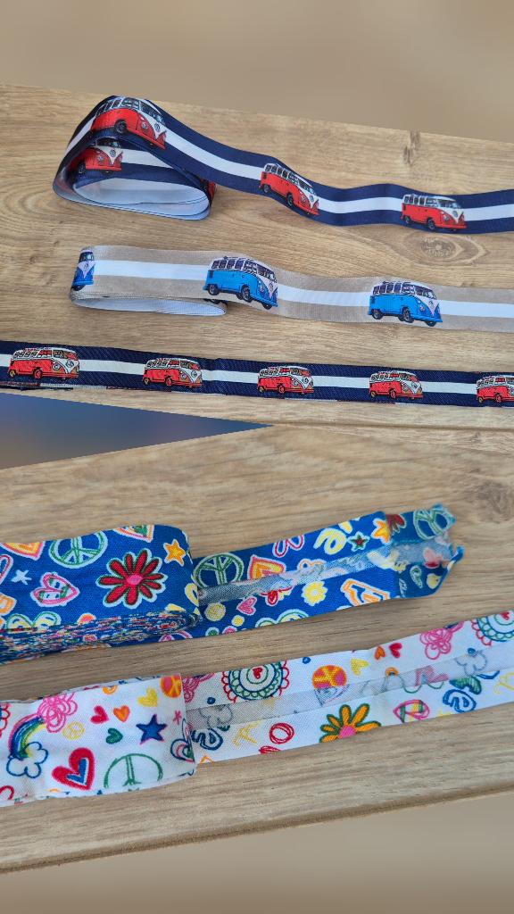 Ingeweven sierband  / satijnband met VW printje en Biaisband, Ophalen of Verzenden, Nieuw, Lint, Band of Elastiek