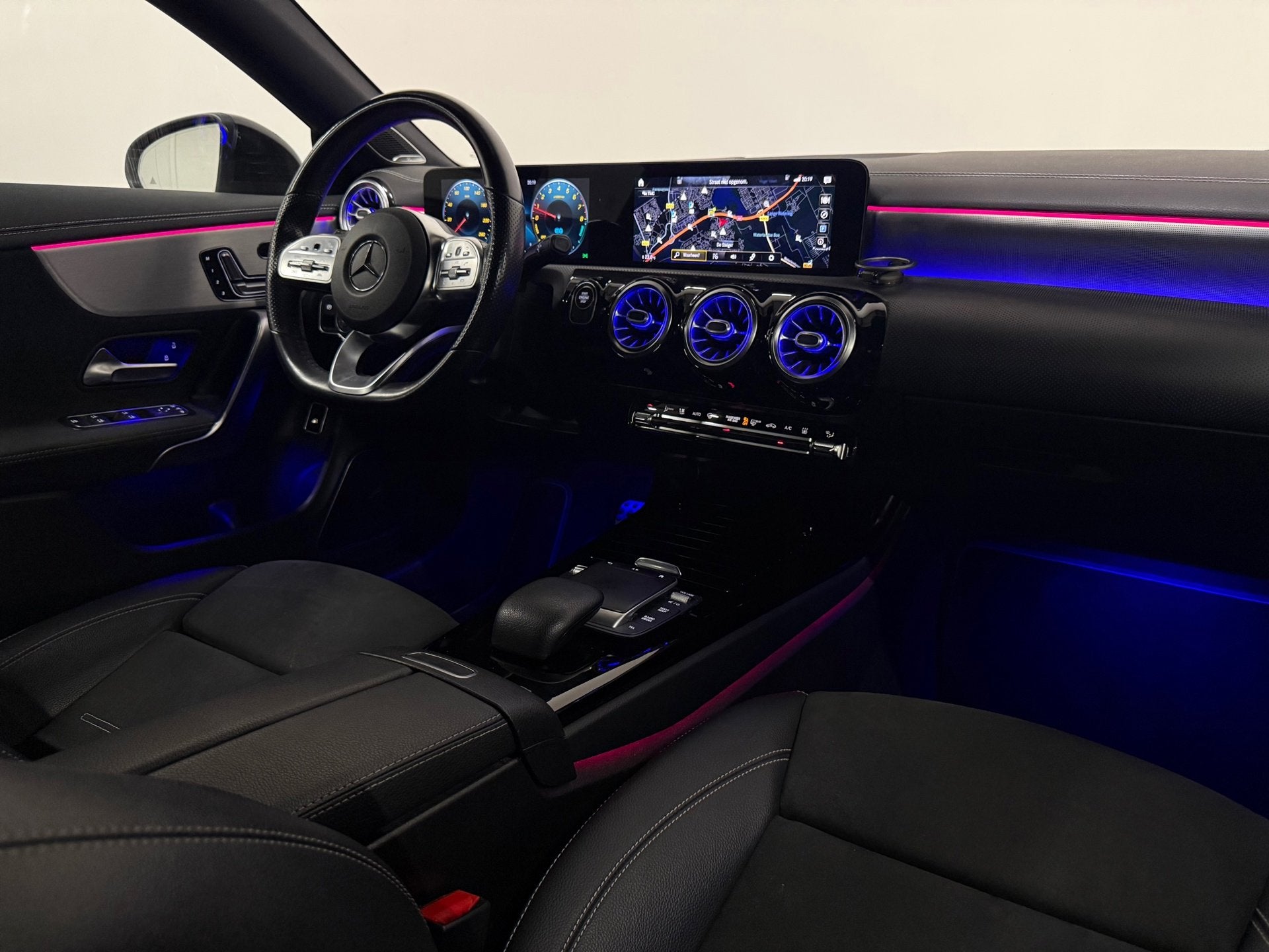 Mercedes-Benz CLA-klasse 250 e AMG 45S Blackpack Pano Memory, Auto's, Gebruikt, Zwart, 4 cilinders, Met garantie (alle)