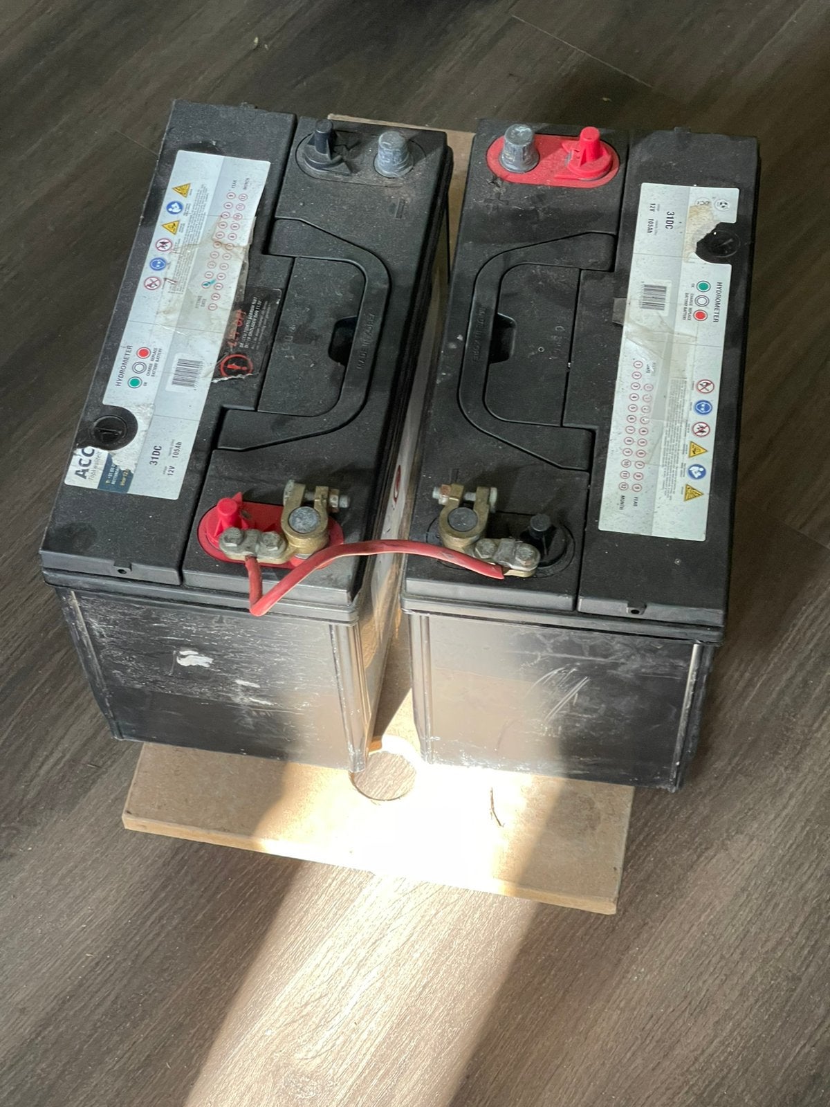 24 volt 2 accu’s ieder 12 volt 24 volt gekoppeld, Gebruikt
