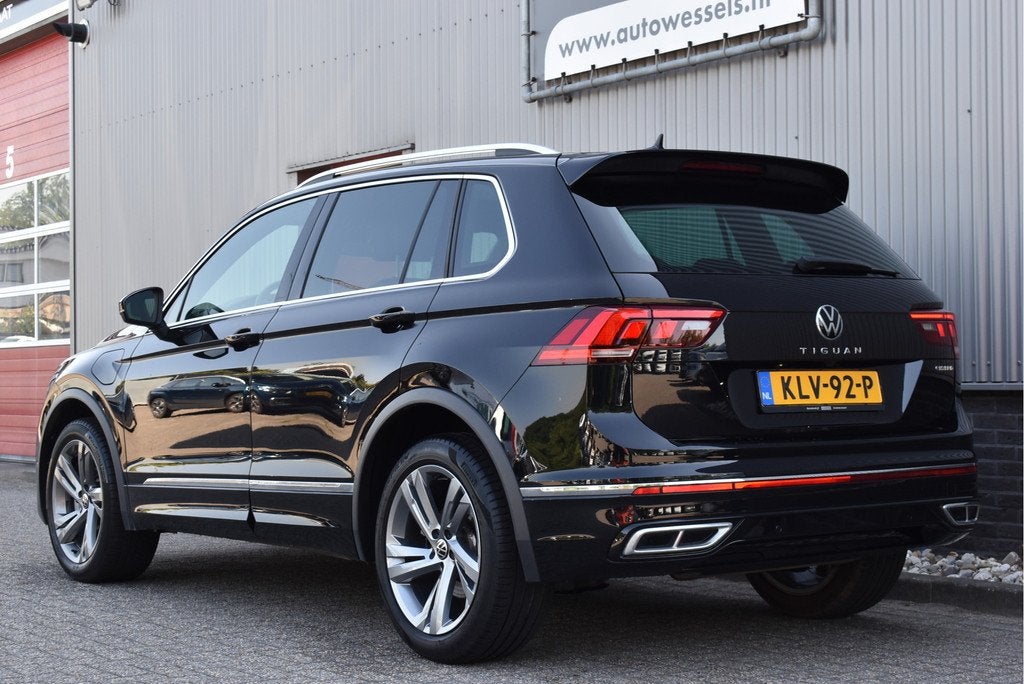 Volkswagen Tiguan 1.4 TSI eHybrid R-Line Business+ SOH 94%,, Auto's, 1716 kg, Stof, Euro 6, Zwart