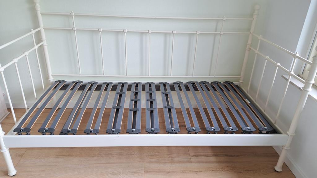 IKEA Tromsnes bed + luxe lattenbodem, 90 x 200 cm, Ophalen, 90 cm, Eenpersoons, Wit
