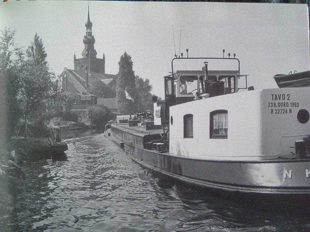 Portret van de Nederlandse binnenvaart, 20e eeuw of later, Zo goed als nieuw, B. Klimbie, Ophalen of Verzenden