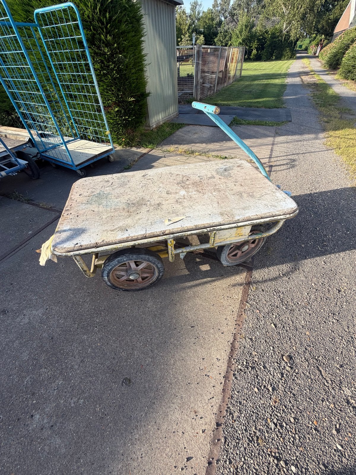 Robuuste transportkar voor diverse toepassingen, Ophalen