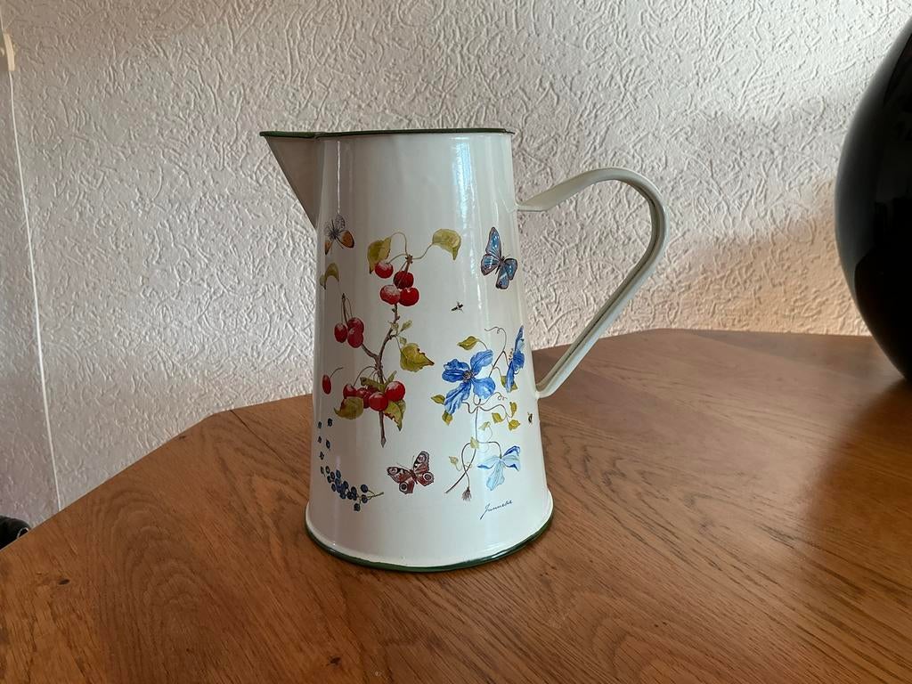 Janneke Brinkman emaille kan met bloemen en vlinders, Overige materialen, Overige typen, Ophalen of Verzenden, Zo goed als nieuw