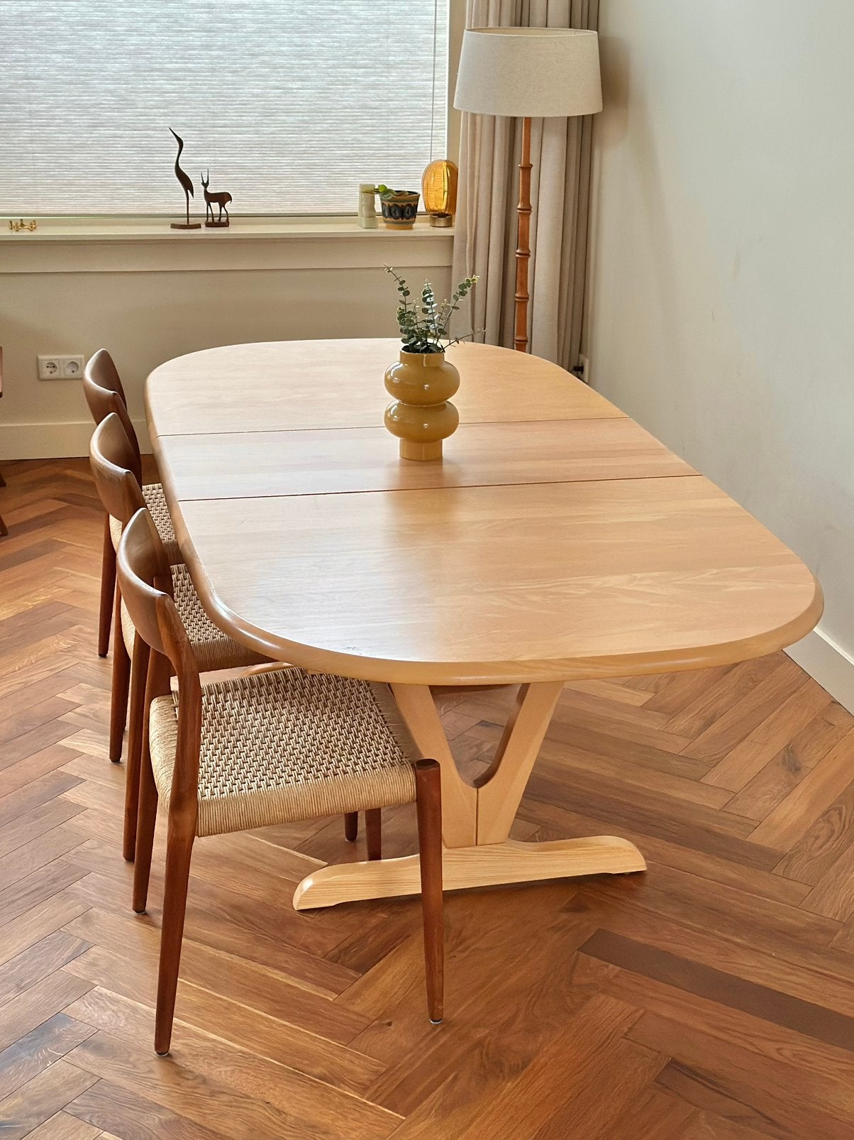 Vintage eettafel ovaal Deens beuken hout jaren 50/60/70, Ophalen, Gebruikt, 100 tot 150 cm, Deens