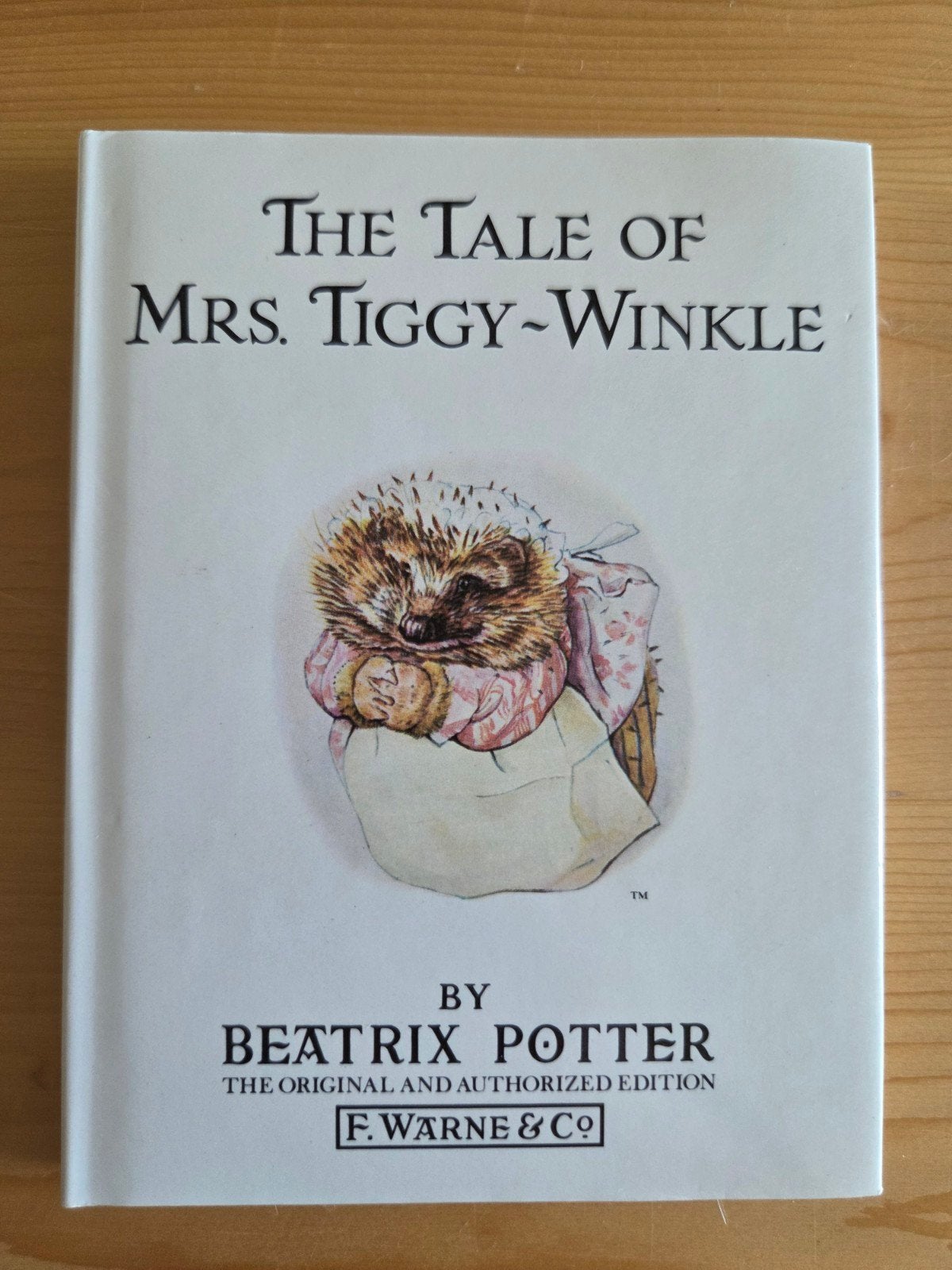 Beatrix Potter the tale of mrs. tiggy-winkle, Ophalen of Verzenden, Gelezen