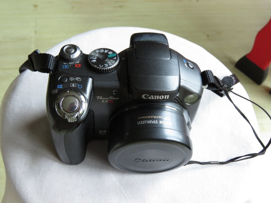 Foto 2 van Canon Powershot S3 IS met tele- en wijdhoekconverters