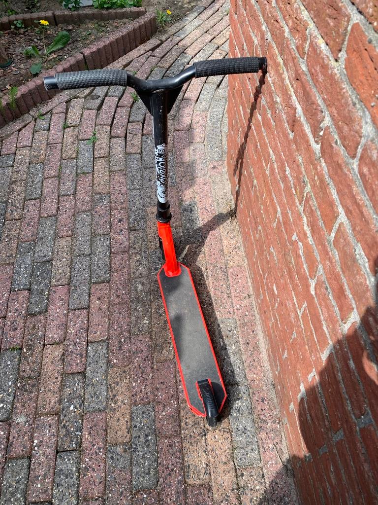 Stuntstep rood met zwart, Ophalen, Gebruikt, Overige typen