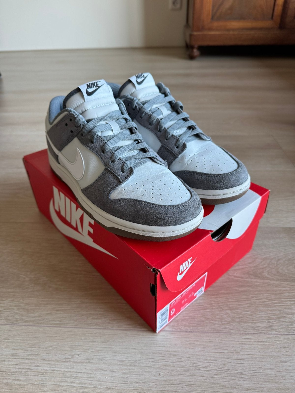 Nike dunk low retro SE grijs/licht blauw, Kleding | Heren, Schoenen, Overige kleuren, Ophalen of Verzenden, Sneakers of Gympen