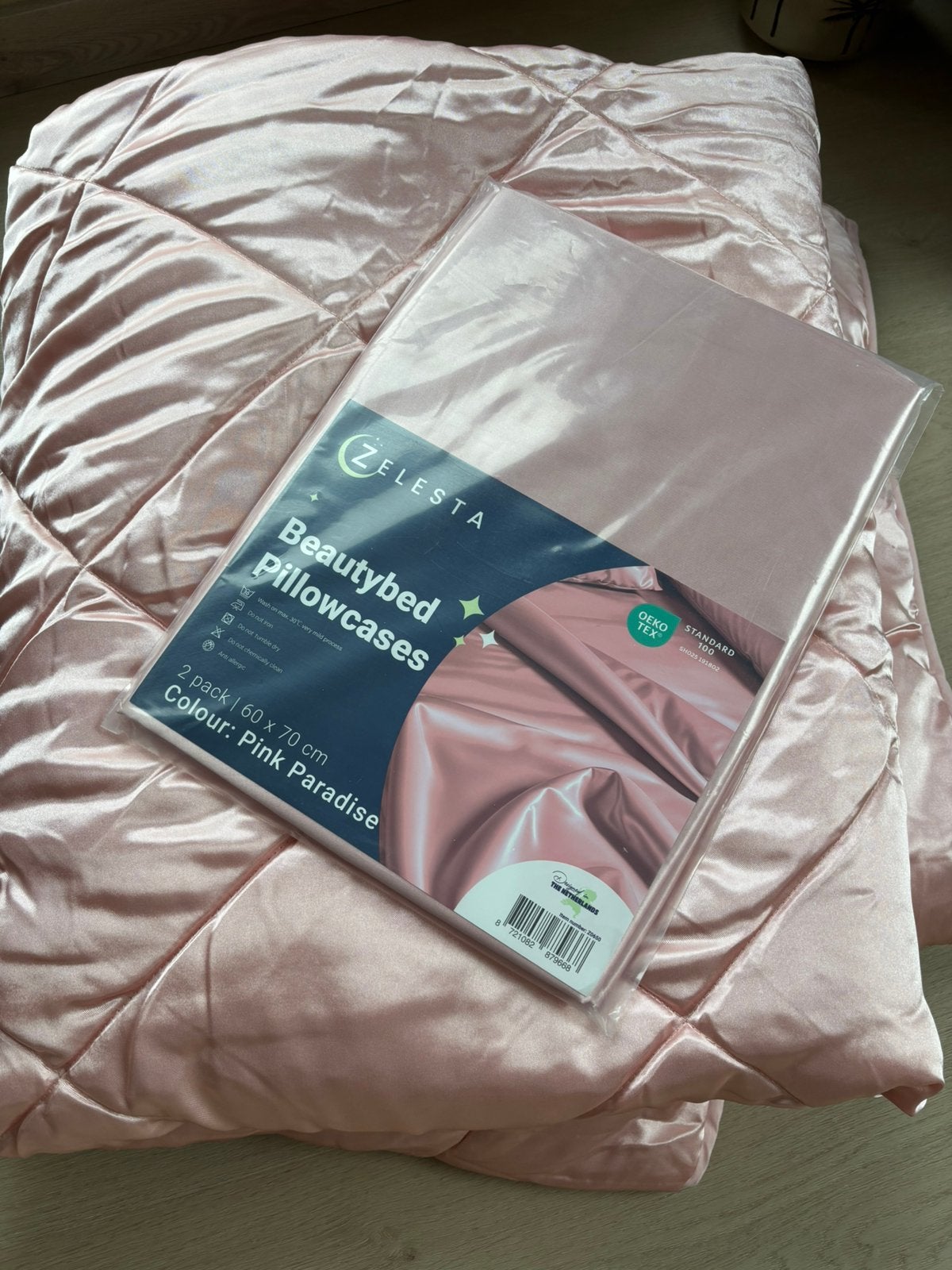 Nieuw Satijnen Dekbed Roze 240x200, Beddengoedset, Ophalen of Verzenden, Inclusief kussenslopen, Nieuw