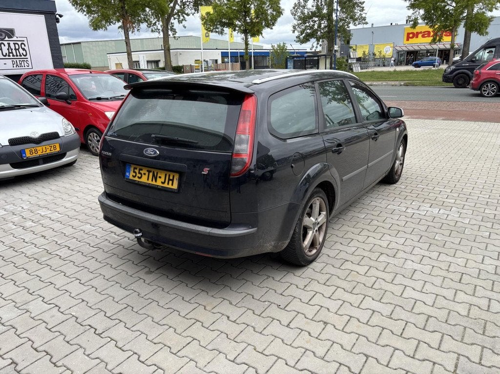 Ford Focus Wagon 2.0-16V Rally Edition, Stof, Gebruikt, 4 cilinders, Zwart