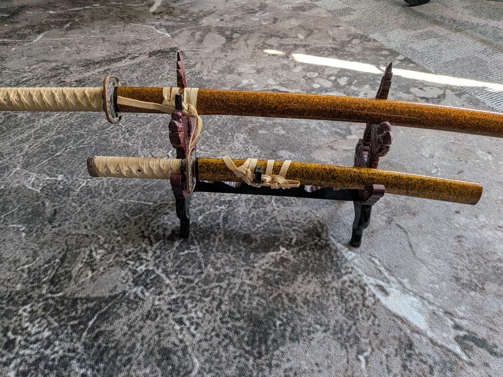 Samurai zwaarden replicas, Ophalen