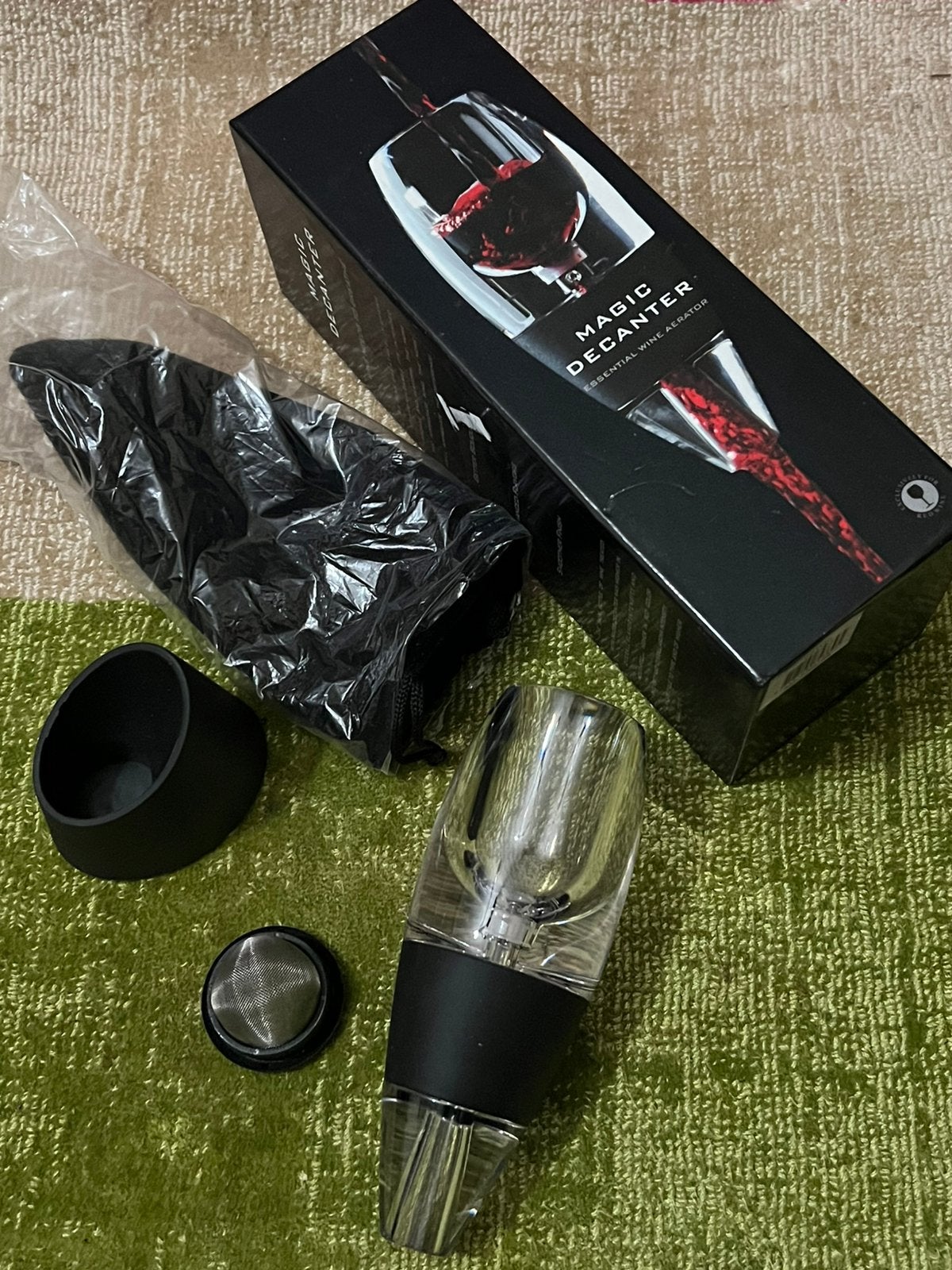 Magic Decanter Wijn Beluchter - Essentiële Wijn Aerator, Ophalen of Verzenden, Nieuw, Zwart, Kunststof