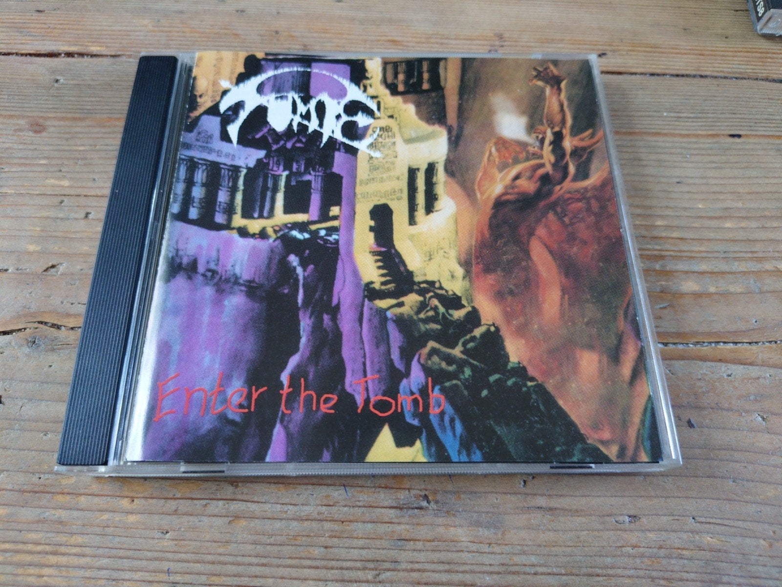 Tombe - Enter The Tomb, Cd's en Dvd's, Cd's | Hardrock en Metal, Ophalen of Verzenden, Zo goed als nieuw, Death metal