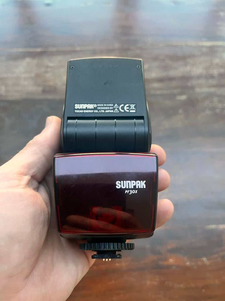 Sunpak PF30x Flitser voor Canon (o.a. 450D), Ophalen of Verzenden, Gebruikt, Overige merken, Kantelbaar
