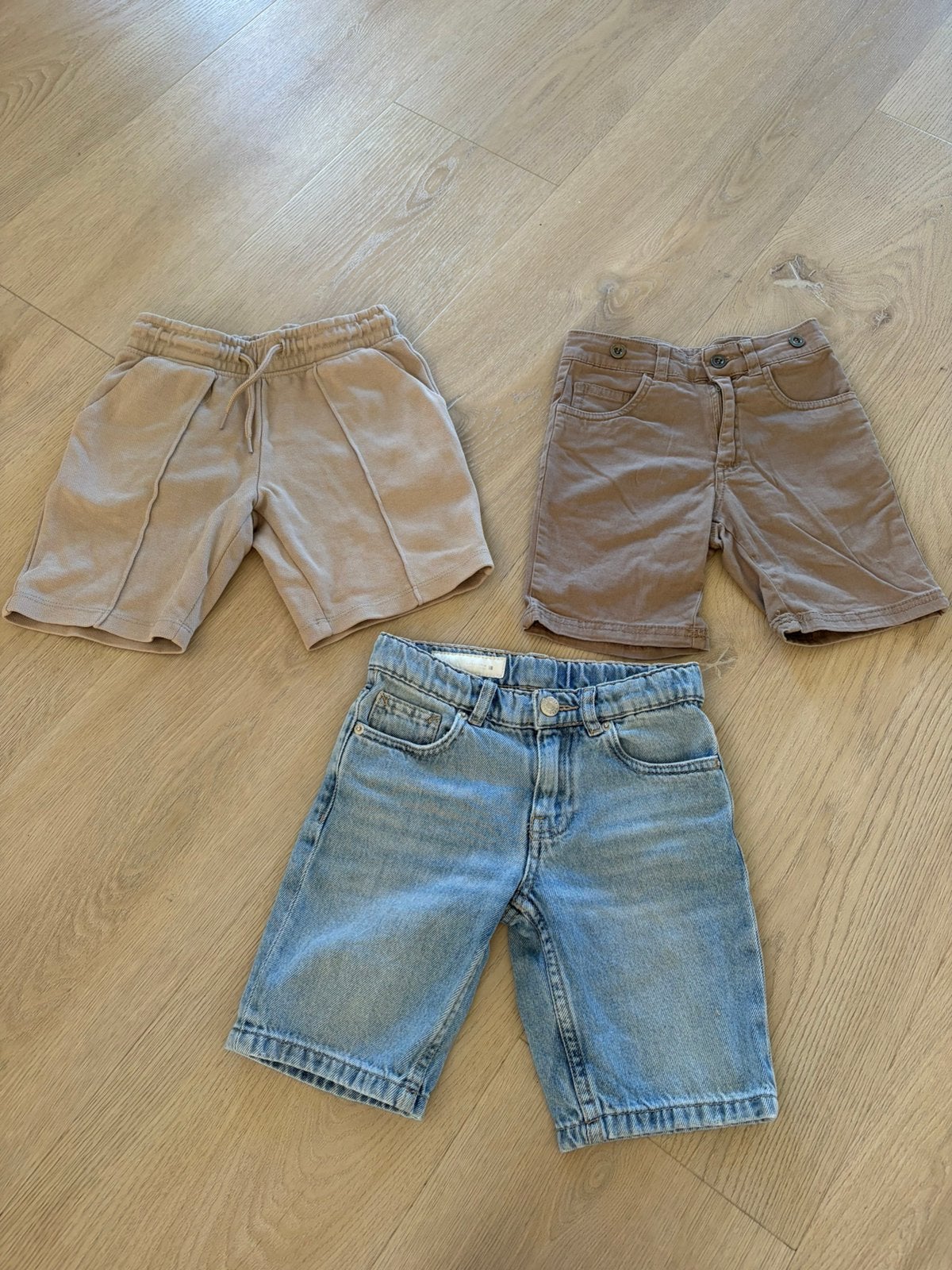 3 korte broeken maat 122, Ophalen of Verzenden, Zo goed als nieuw, Jongen, Broek