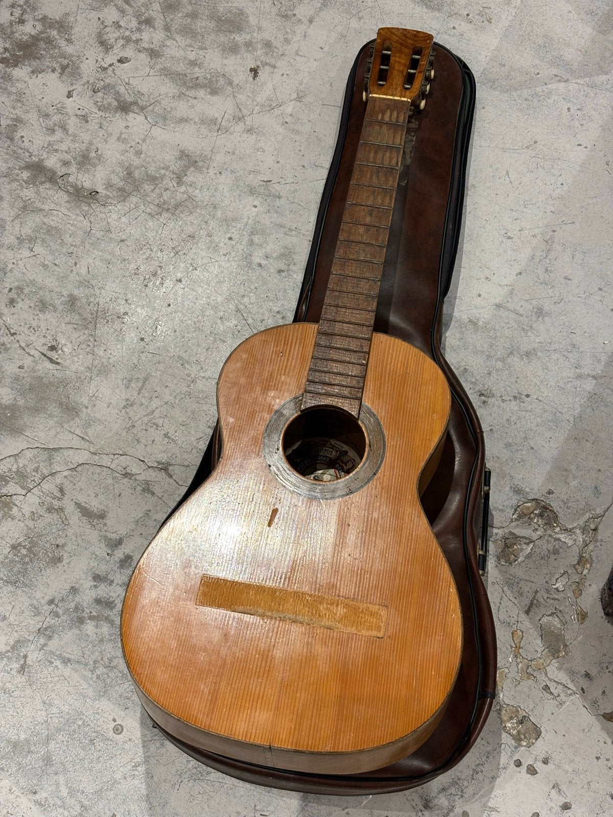 Spaanse gitaar opknapper - Valencia España, Ophalen of Verzenden, Gebruikt, Klassieke of Spaanse gitaar, Met koffer
