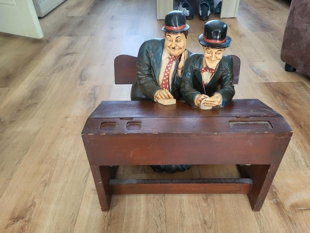Laurel & Hardy achter de schoolbank, Antiek en Kunst, Ophalen of Verzenden, Beeld