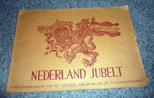 Boek Nederland Jubelt 1898 - 1948, Ophalen of Verzenden, Gebruikt