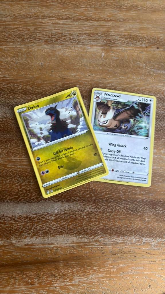 Twee mooie en bijzondere pokemon kaarten, Ophalen of Verzenden, Zo goed als nieuw