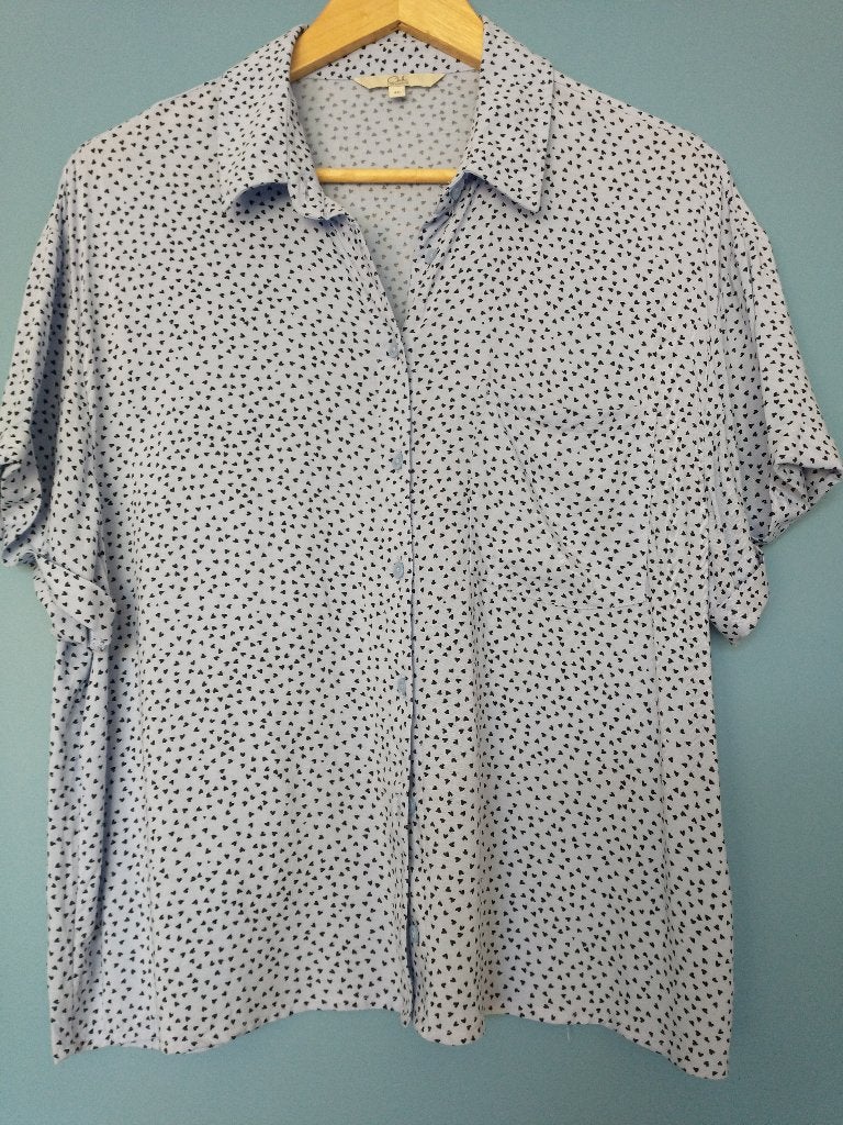 Lichtblauwe blouse met zwarte hartjes van Clockhouse Maat 40, Maat 38/40 (M), Blauw, Ophalen of Verzenden, Clockhouse