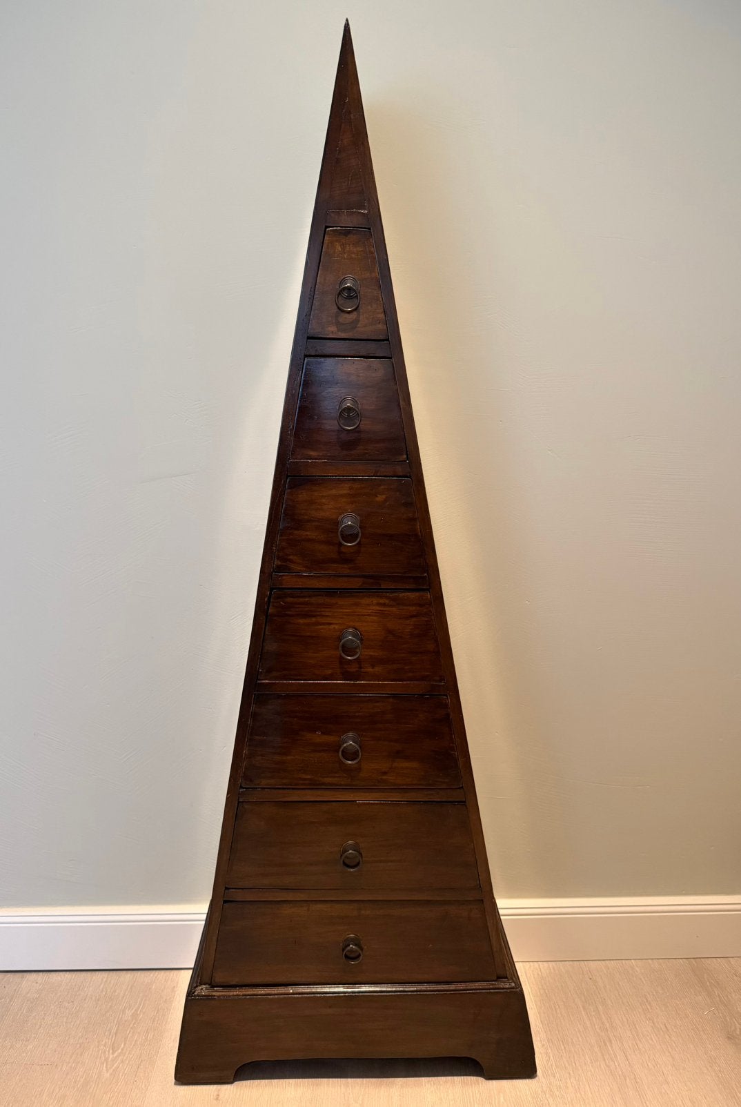 Piramide ladekast / Piramidekast / Chiffonnière / Koloniaal, Ophalen, 5 laden of meer, 100 tot 150 cm, 50 tot 100 cm