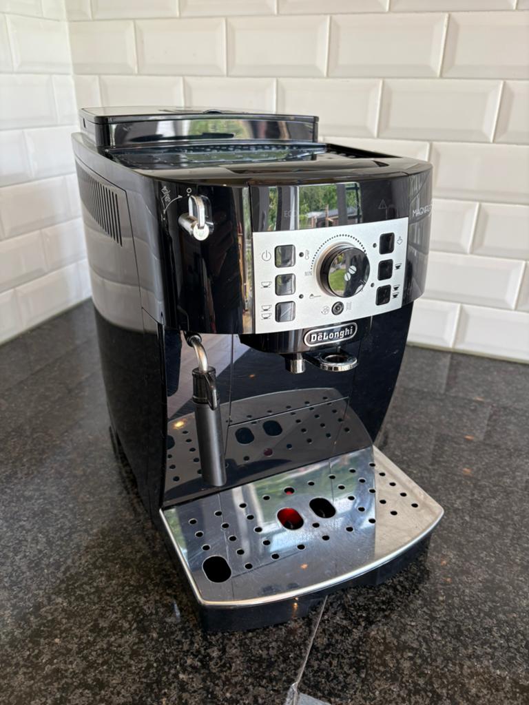 Delonghi Magnifica S, Ophalen, Zo goed als nieuw, Koffiemachine