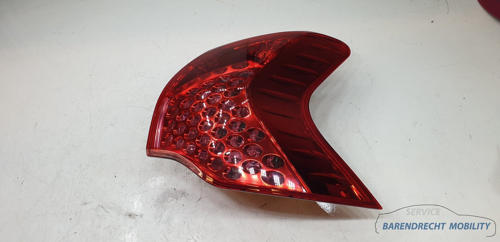 LED achterlicht rechts Peugeot 3008 9683460780 passagierskan, Taurusavenue 1
2132 LS  Hoofddorp, NL, Gebruikt, Contact.group@renault.com