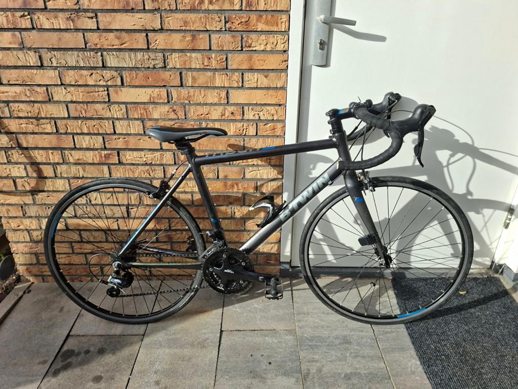 Btwin Triban 500 racefiets - Zo goed als nieuw, Fietsen en Brommers, Fietsen | Racefietsen, Aluminium, Zo goed als nieuw, Meer dan 20 versnellingen
