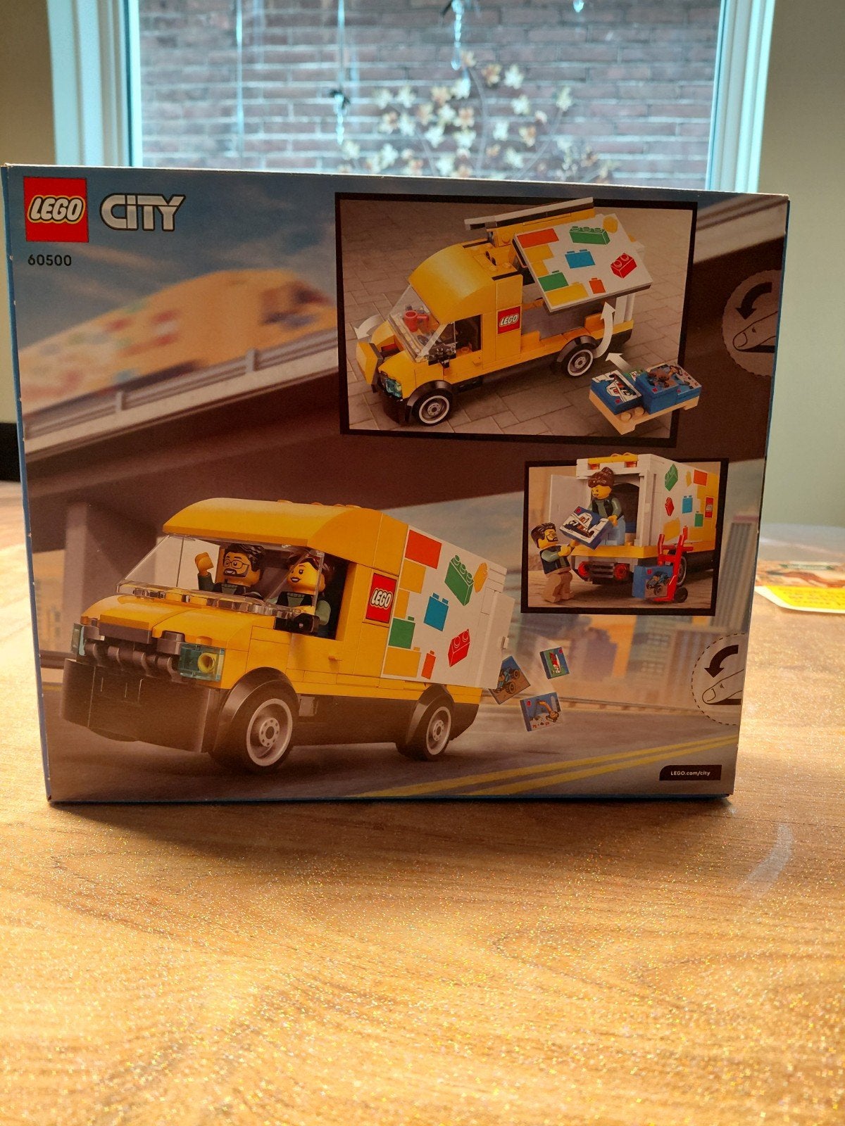 LEGO City 60500 The LEGO Van - Nieuw in doos