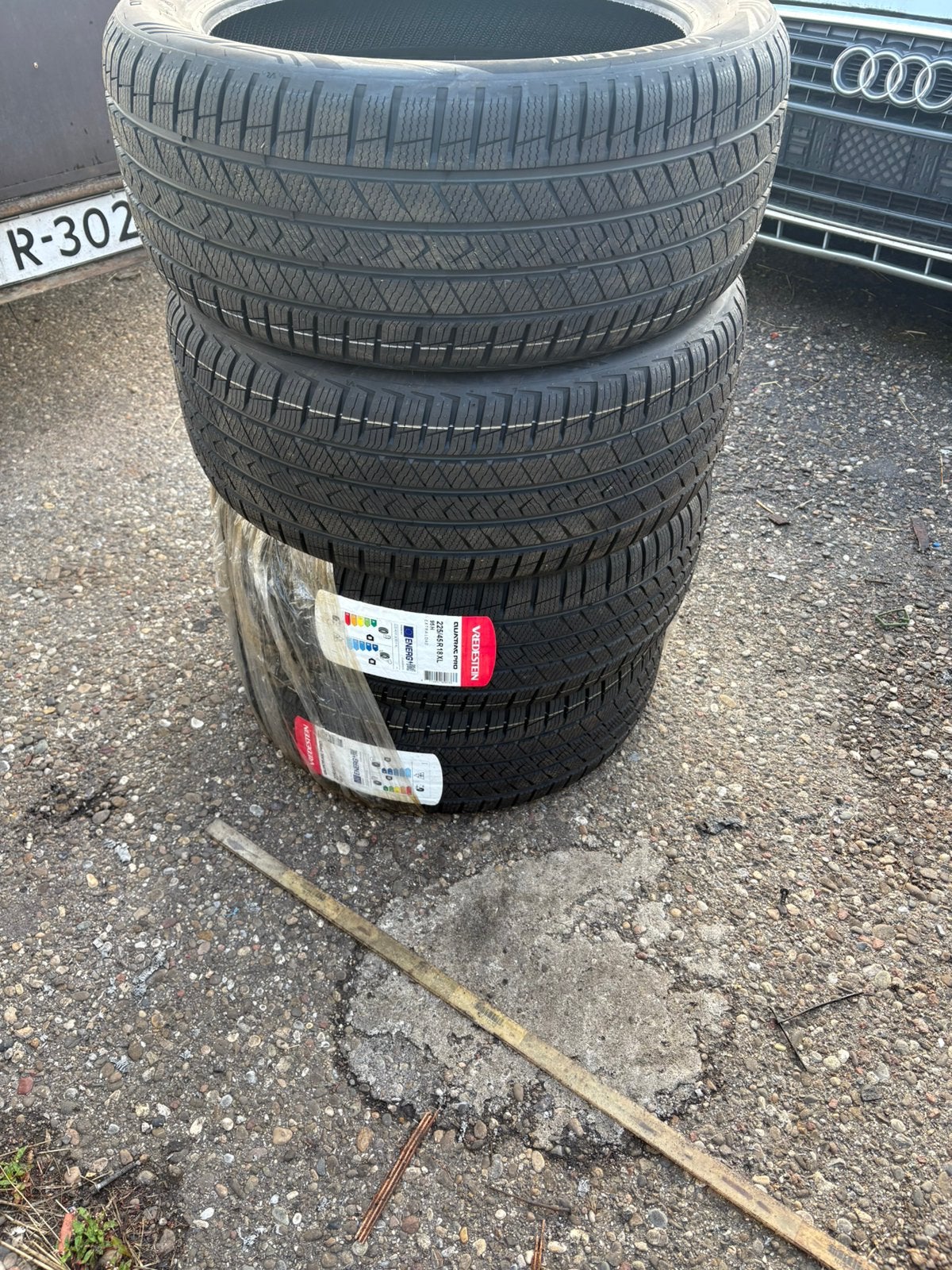 vredestein quatrac 225/45R18 XL gloednieuwe all-season band, 18 inch, Nieuw, Band(en), Personenwagen