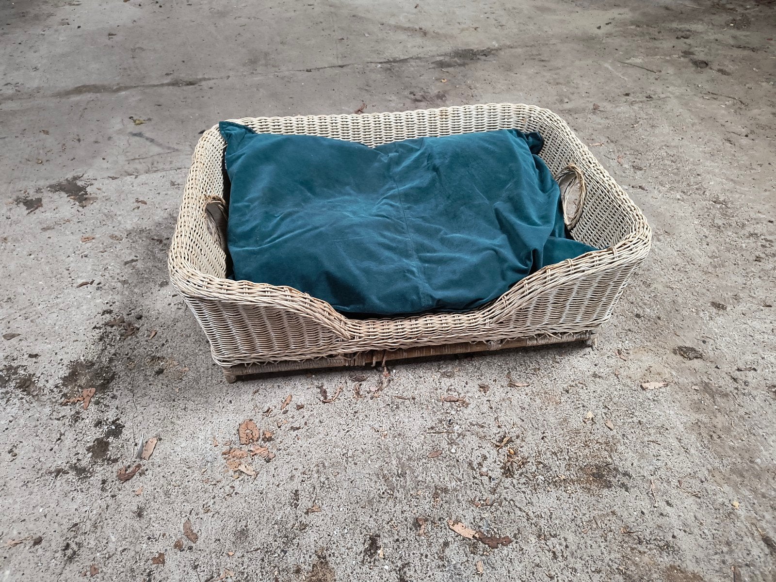 Honden mand, Ophalen, Zo goed als nieuw, Riet