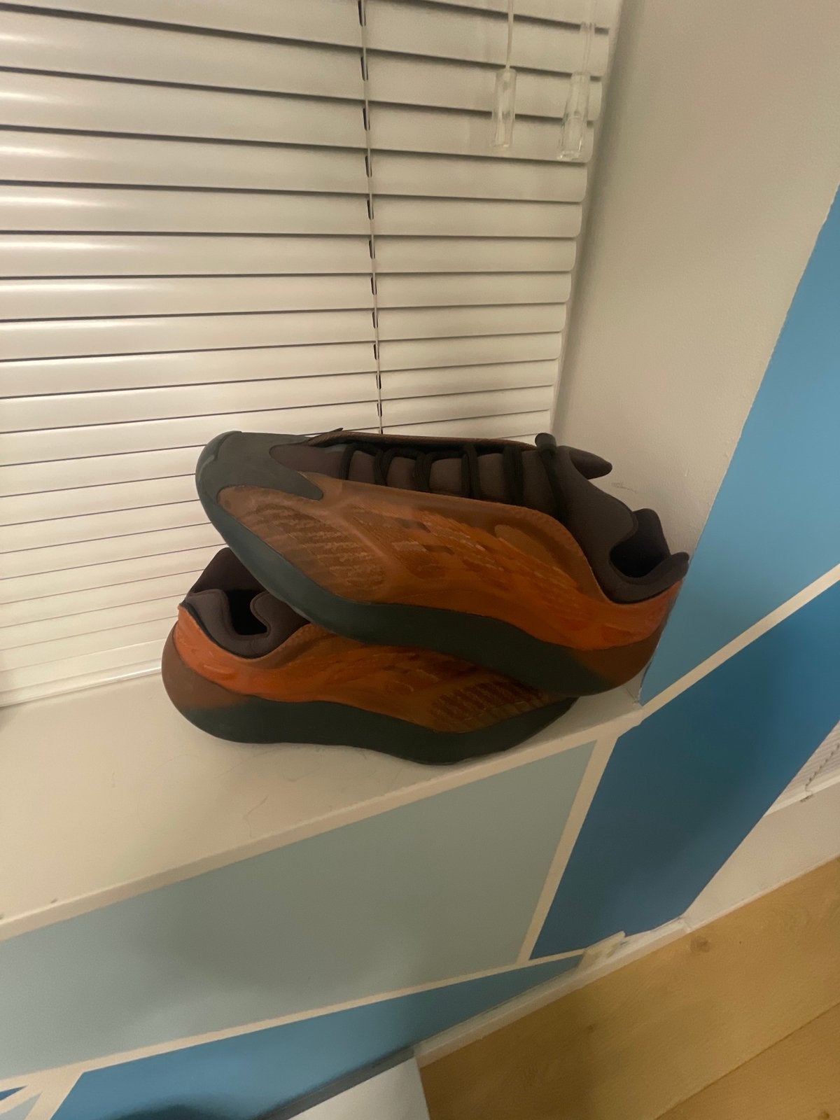 Yeezy 700 v3 maat 48, Kleding | Heren, Schoenen, Ophalen of Verzenden, Zo goed als nieuw