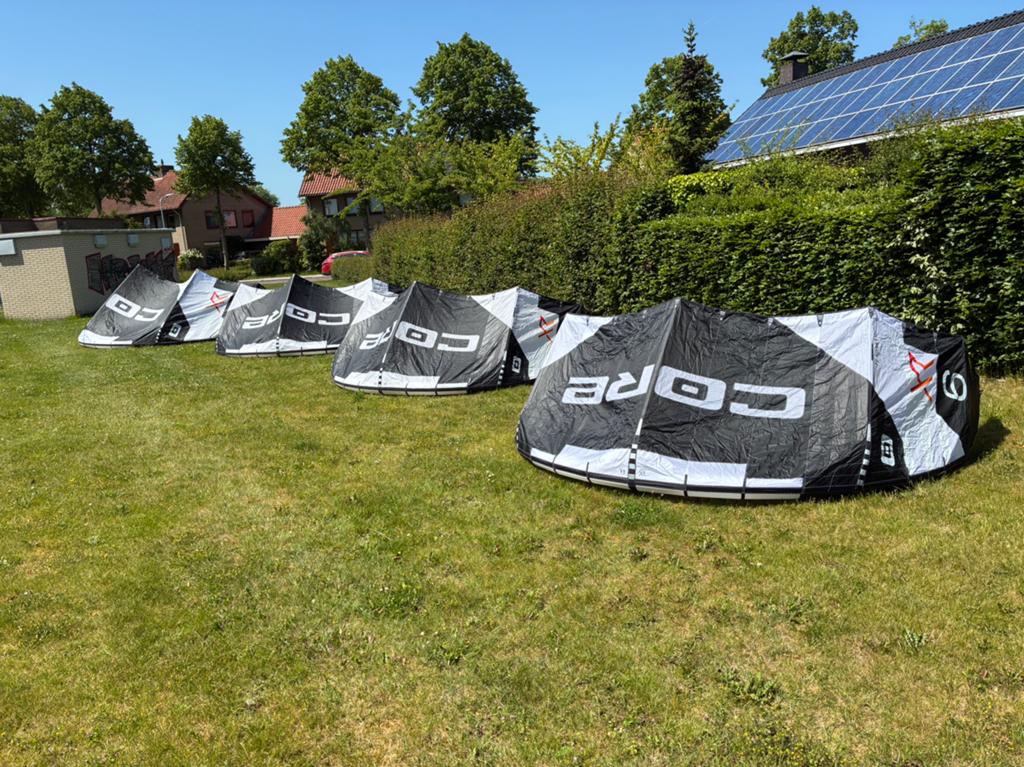 Core XR KITES 6,7,8 en 13,5 meter, Watersport en Boten, Kitesurfen, Twintip, Ophalen of Verzenden, Zo goed als nieuw, 9 m²