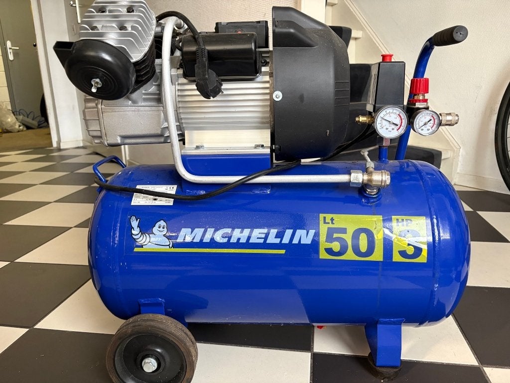 Te koop: Nieuwe Michelin compressor 50L/3HP (2x gebuikt), Doe-het-zelf en Verbouw, Compressors, Ophalen, 6 tot 10 bar, Nieuw, Minder dan 200 liter/min