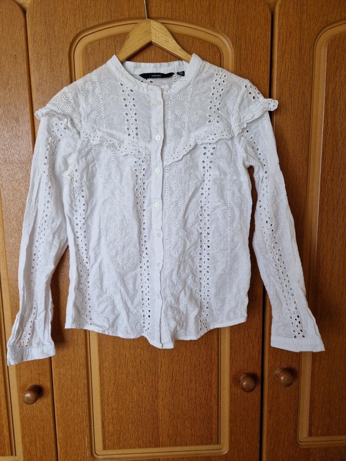 Vero Moda witte blouse met broderie en ruches, maat S, Vero Moda, Wit, Ophalen of Verzenden, Maat 36 (S)