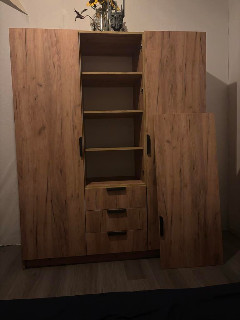 JYSK JENSLEV Kledingkast 144x176 - Natuurlijk Eiken, Ophalen, 100 tot 150 cm, Zo goed als nieuw, Met lade(s)