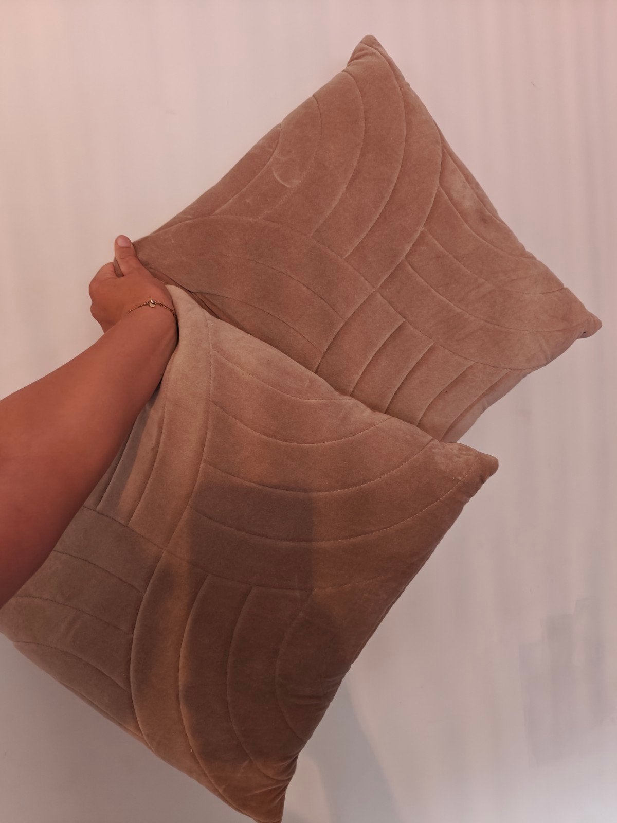 Twee beige kussens, Ophalen, Gebruikt, Beige, Vierkant