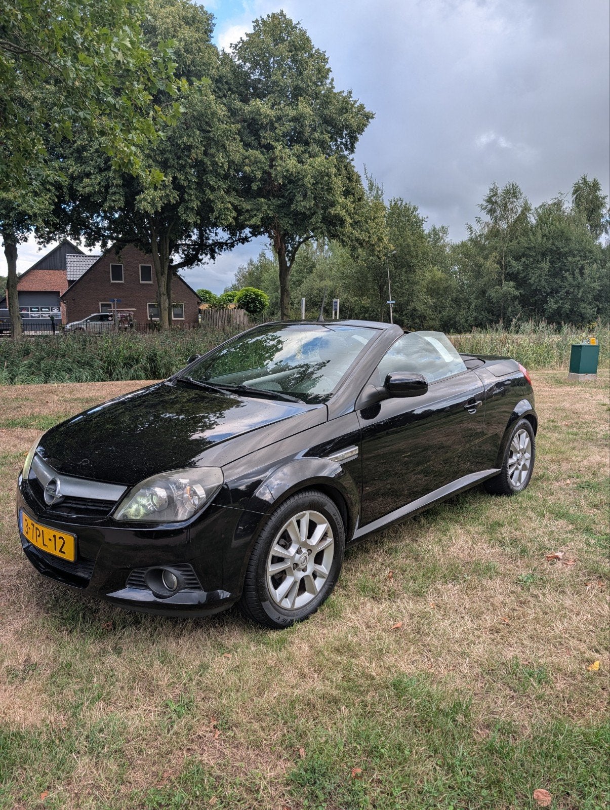 Opel Tigra 1.4 16V Twintop 2004 Zwart, Auto's, Opel, Voorwielaandrijving, Zwart, 4 cilinders, Cabriolet