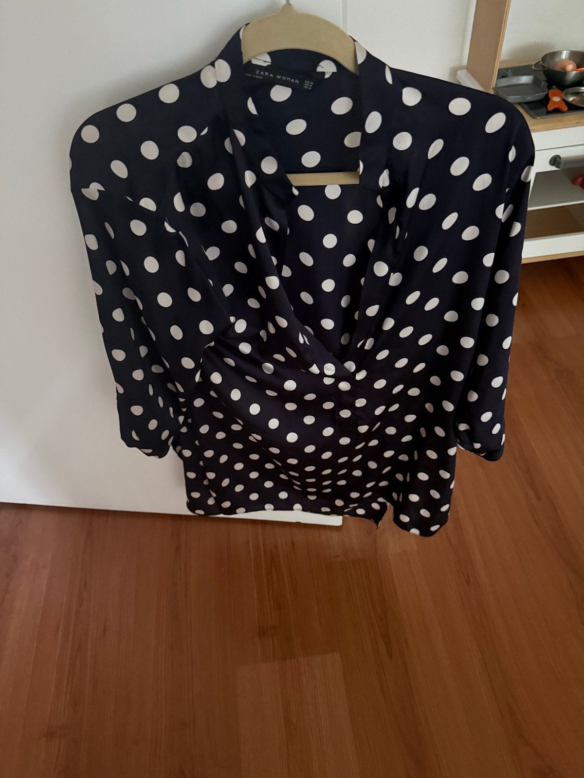 Zara Woman blouse met stippen - Maat M, Kleding | Dames, Ophalen of Verzenden, Zo goed als nieuw, Maat 38/40 (M), Zwart