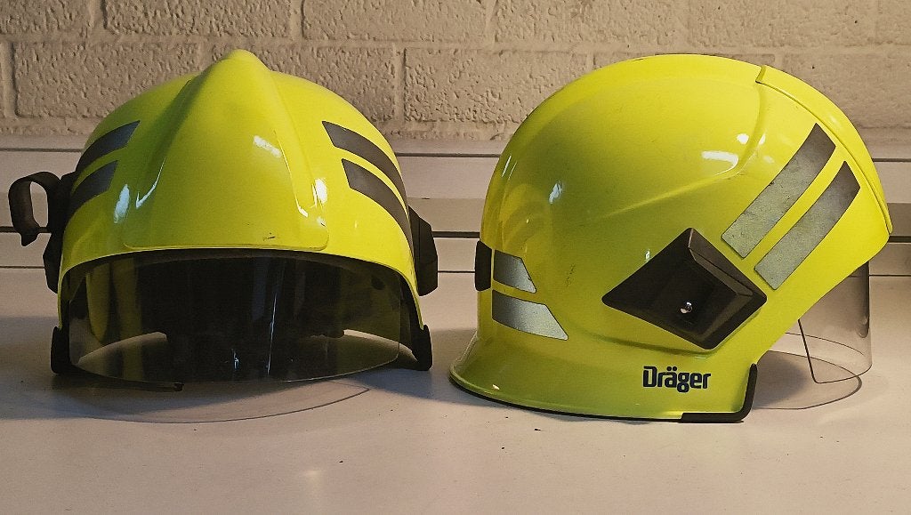 4 Dräger HPS 6100 brandweerhelmen, per stuk vanaf €60, Ophalen, Overige soorten, Nederland, Helm of Baret