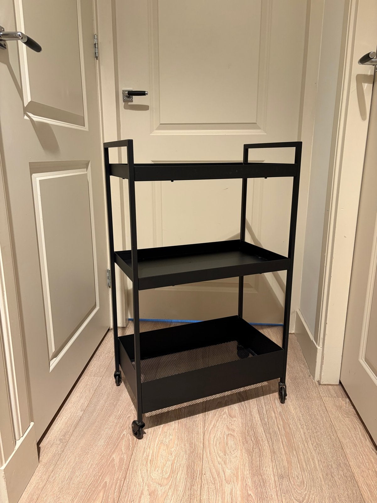 IKEA NISSAFORS Roltafel / Serveerwagen / keukenwagen Zwart, Ophalen, Zo goed als nieuw