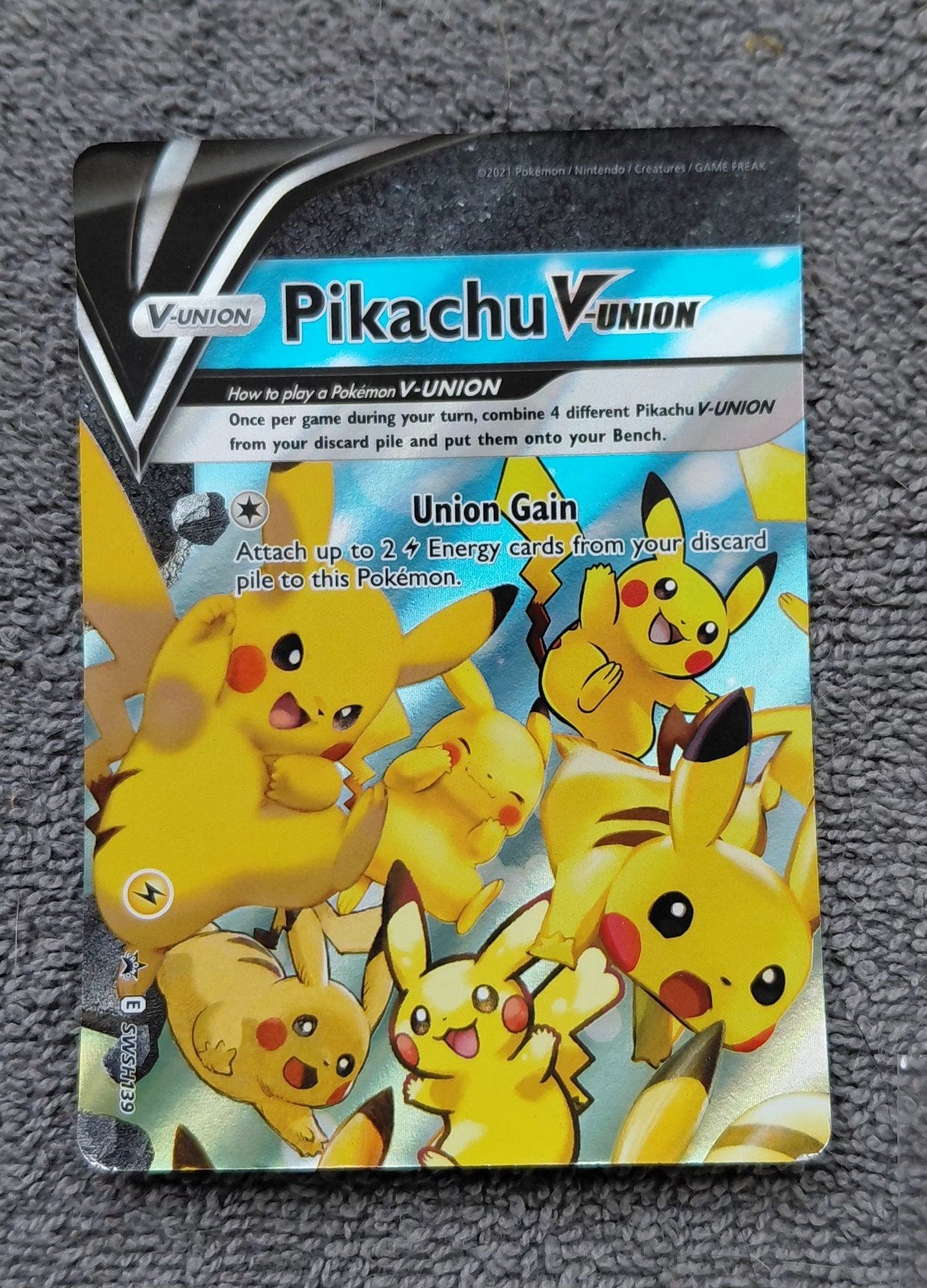 Pikachu V-UNION Pokémon Kaart, Hobby en Vrije tijd, Verzamelkaartspellen | Pokémon, Ophalen of Verzenden, Gebruikt, Losse kaart