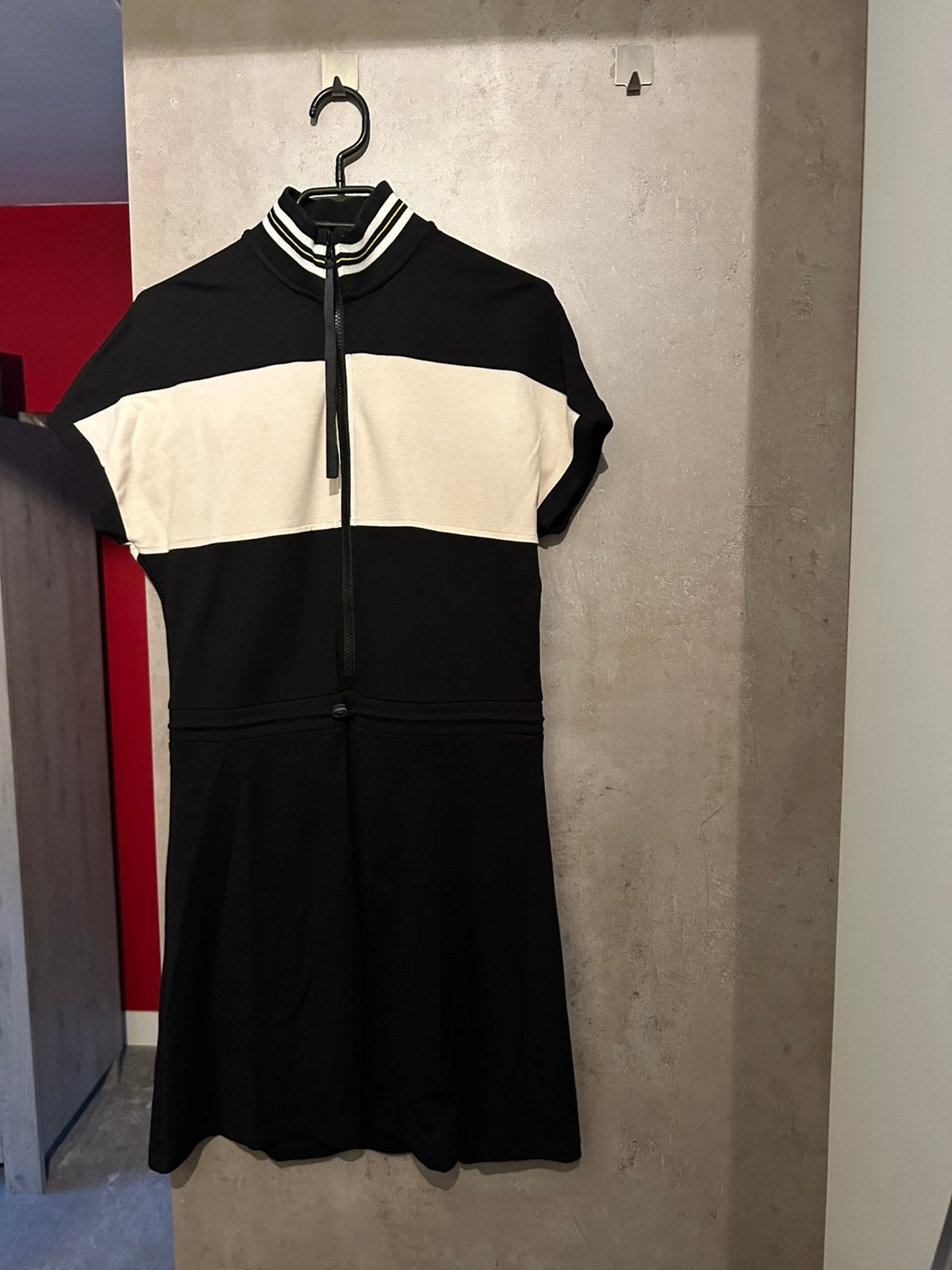 Stoer jurkje, Zwart, Ophalen of Verzenden, Zo goed als nieuw, Maat 34 (XS) of kleiner