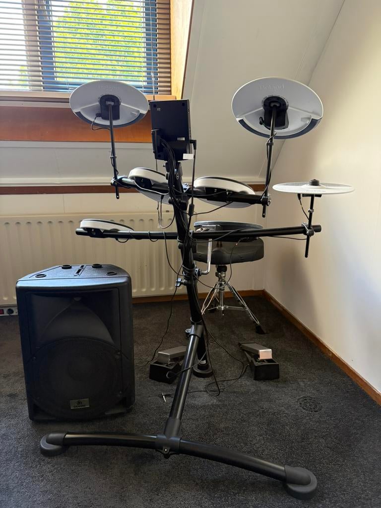 Roland TD-1KV met kruk en versterker, Muziek en Instrumenten, Ophalen, Gebruikt, Roland