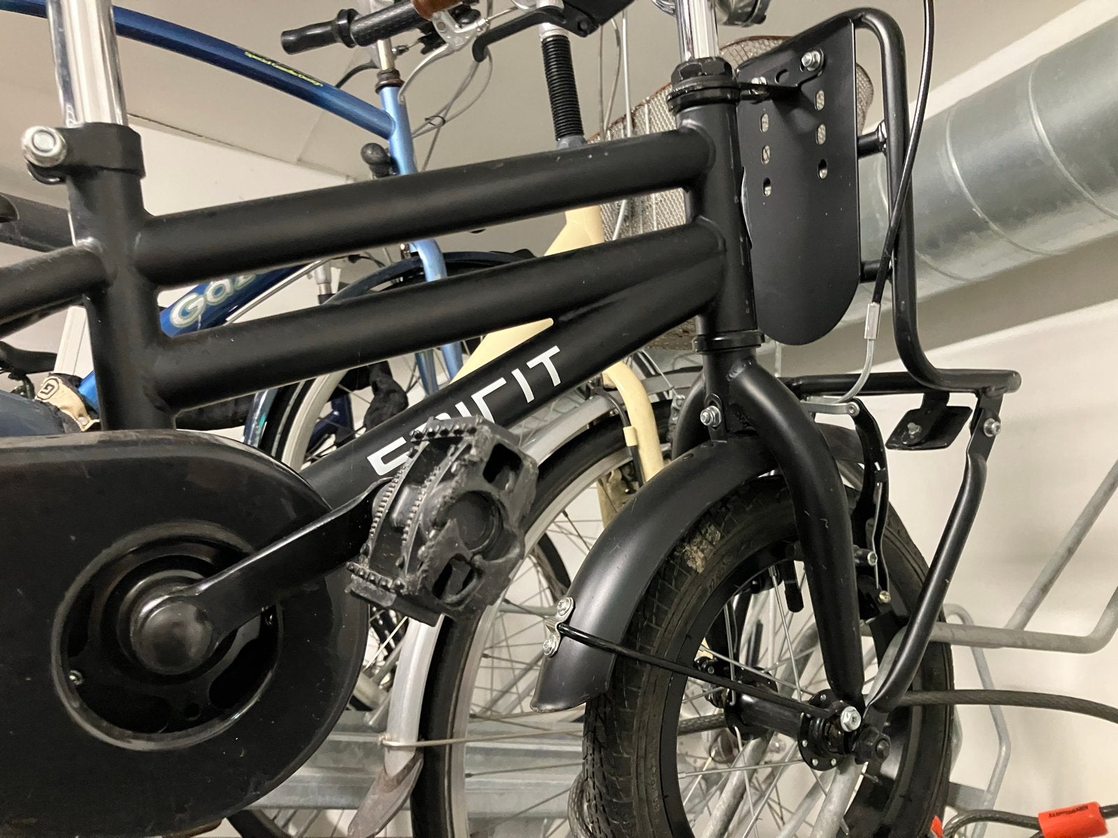 Foto 3 van Spirit kinderfiets - Zwart, robuust en klaar voor avontuur