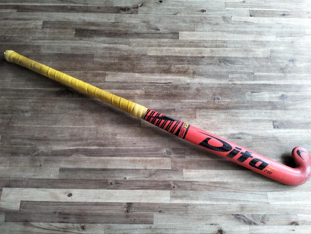 Dita C100 Hockeystick - 100% Carbon, Low Bow, Sport en Fitness, Hockey, Ophalen, Zo goed als nieuw, Stick