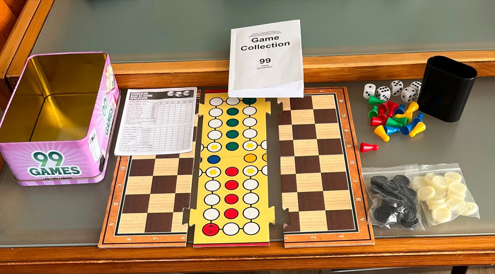 Spelletjes trommel: Yatzee, Dammen, Halma + boekje, Een of twee spelers, Ophalen, Zo goed als nieuw, Reisspel